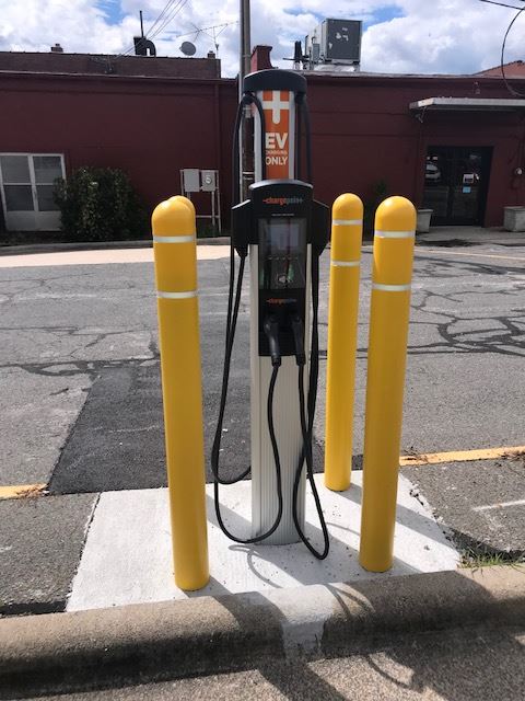 Electric vehicle charging station